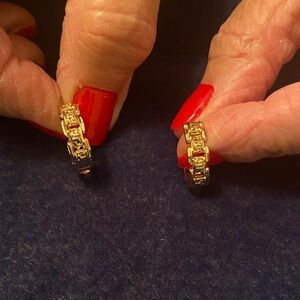 Elegant Gold Hoop Earrings